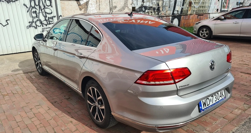 Volkswagen Passat cena 59900 przebieg: 156500, rok produkcji 2015 z Warszawa małe 191